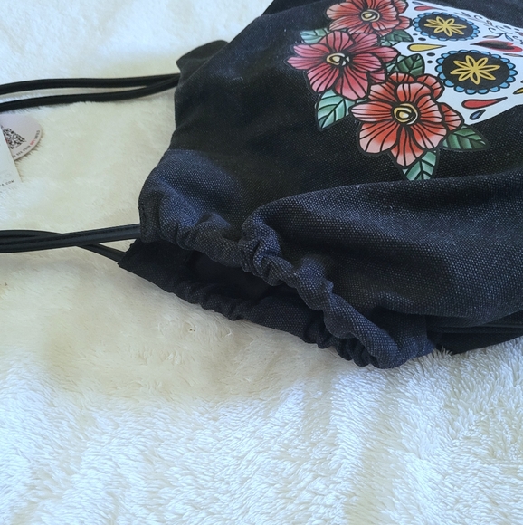 MW {Most Wanted} Canvas Floral💐 Skull💀 Shoulder Bag👜 - NWT - Picture 8 of 16